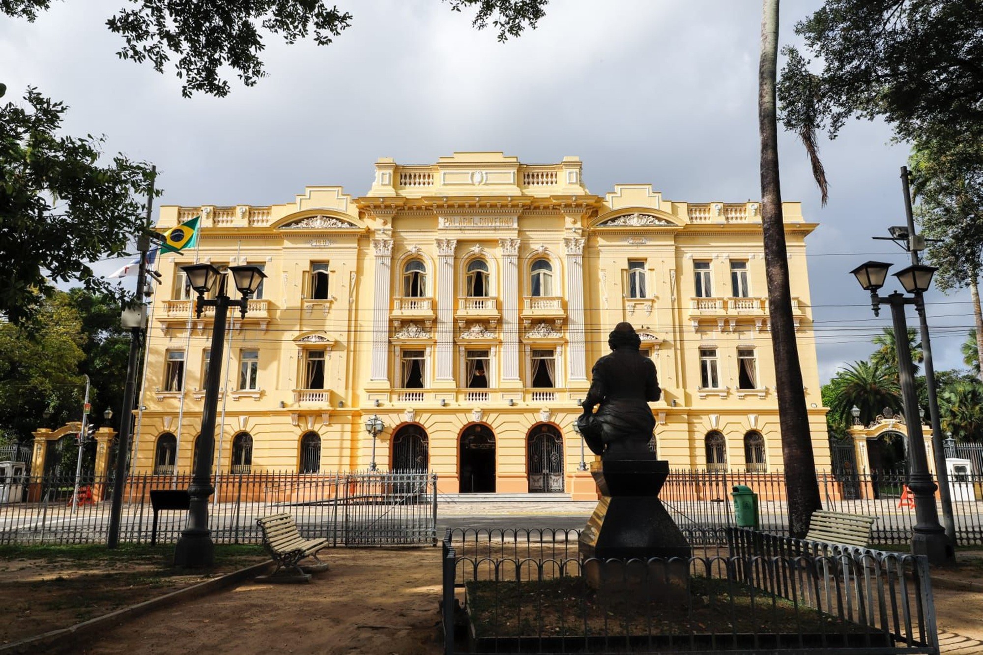 Tradições, mortes e viradas marcam história das eleições em Pernambuco | G1