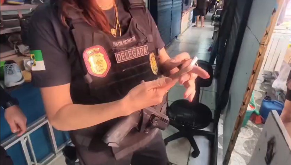 Operação mirou suspeito no Alecrim, centro comercial de Natal — Foto: PF/Divulgação