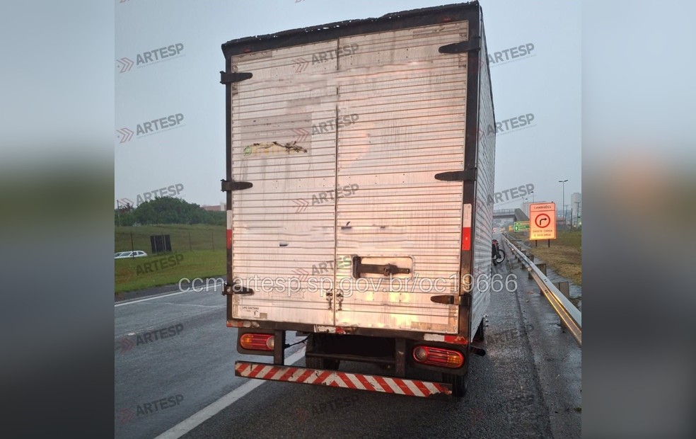 Acidente entre caminhonete e moto deixa um morto em Sorocaba (SP) — Foto: Artesp