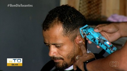 Ação solidária promove corte de cabelos durante o domingo de Páscoa em Palmas