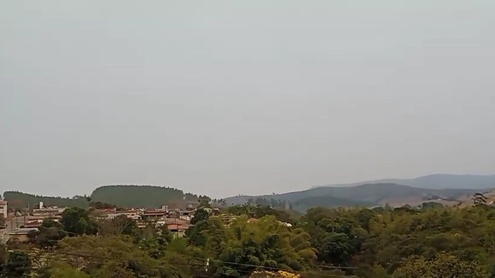 VÍDEO: Camada de fumaça cobre região da Serra da Canastra em MG