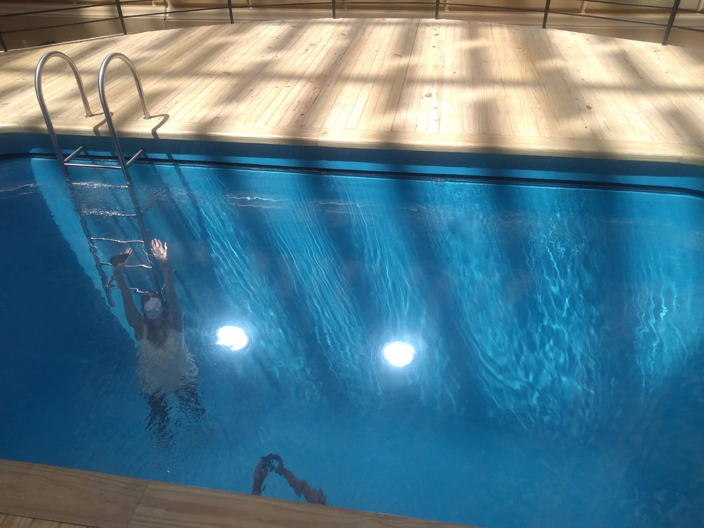 Piscina que não molha e nuvem em caixa estão em exposição do CCBB