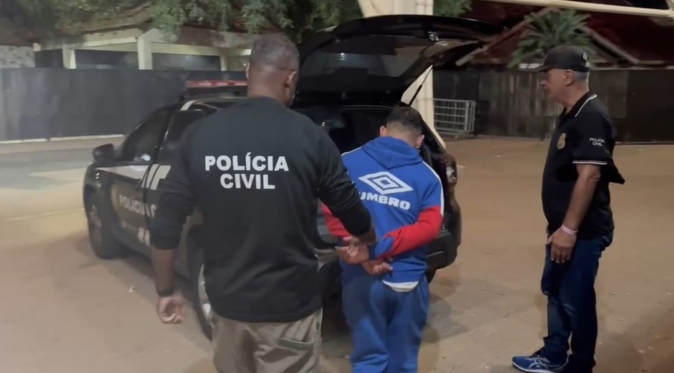 Torcedor do Nacional � preso ao fazer gestos racistas durante jogo no Beira-Rio &mdash; Foto: Divulga��o/Pol�cia Civil