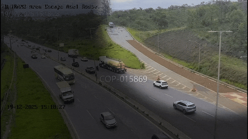 VÍDEO: caminhão usa área de escape e evita acidente no Anel Rodoviário