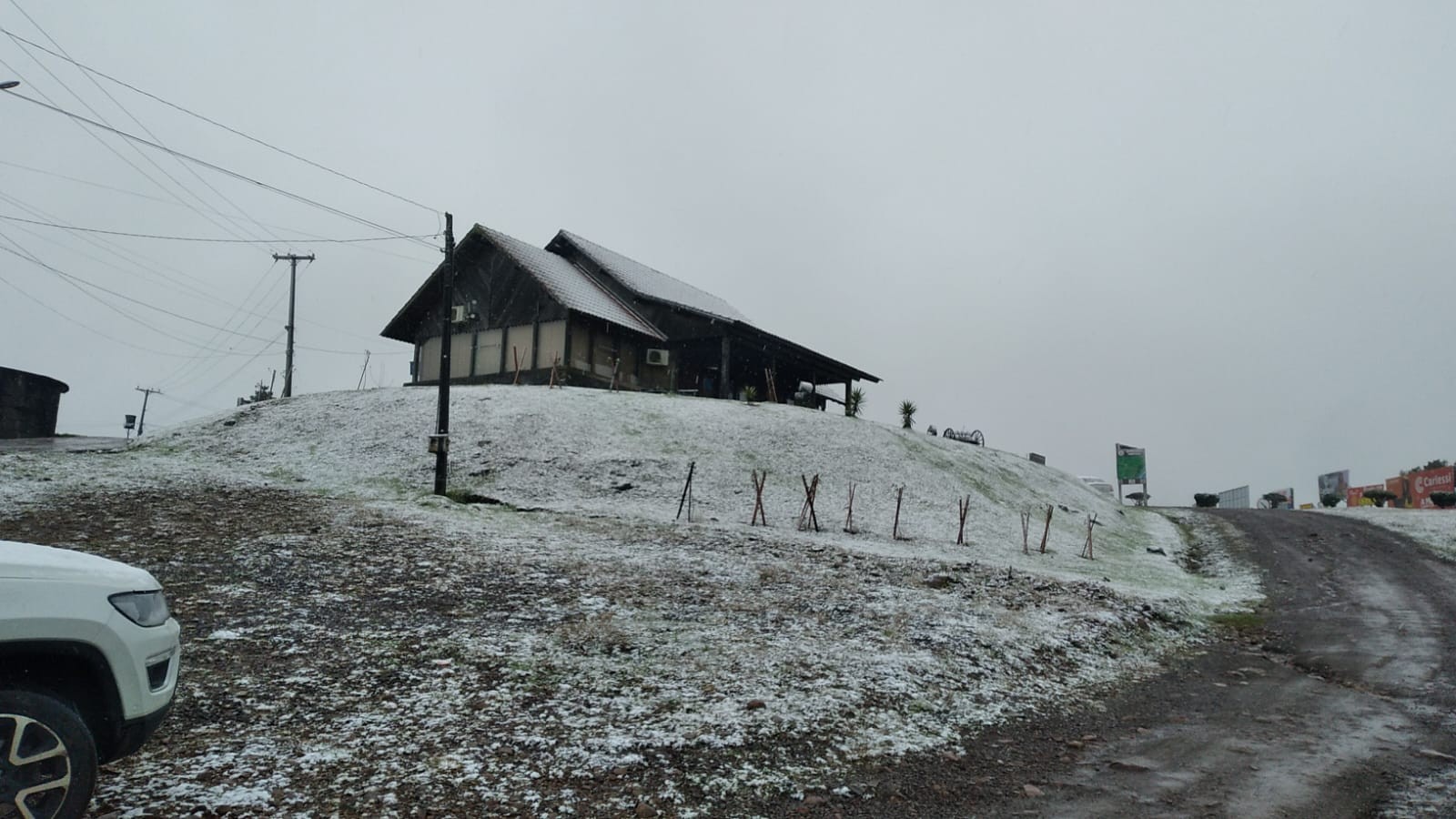 Nevou (e muito!): com mínimas perto de 0ºC, Serra do RS amanhece com neve