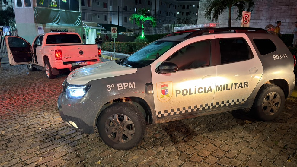 Crime aconteceu em frente a condomínio em Nova Parnamirmi — Foto: Kleber Teixeira/Inter TV Cabugi