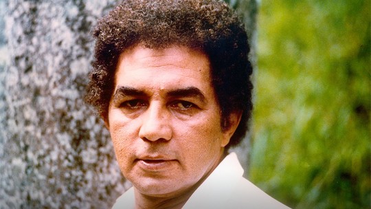 Reginaldo Rossi, cantor nascido há 80 anos e morto há 10, é celebrado por Romero Ferro e Gaby Amarantos