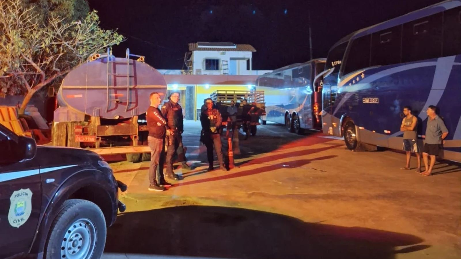 Idoso morre atropelado por picape enquanto dormia embaixo de caminhão no PI