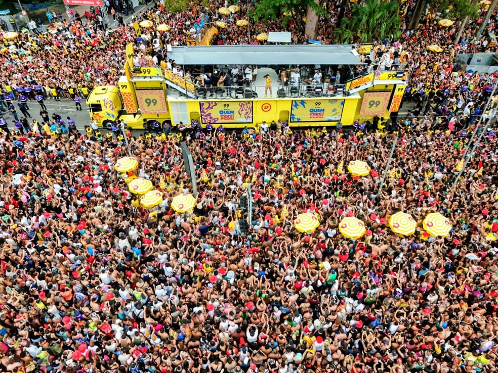 Bloco da Ivete em SP atrai 1,2 milh&atilde;o de pessoas, segundo a PM | G1