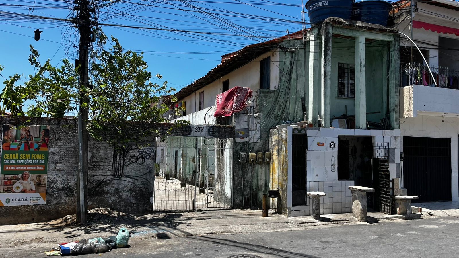 Dois homens morrem após ingerirem bebida alcoólica e passarem mal em Fortaleza