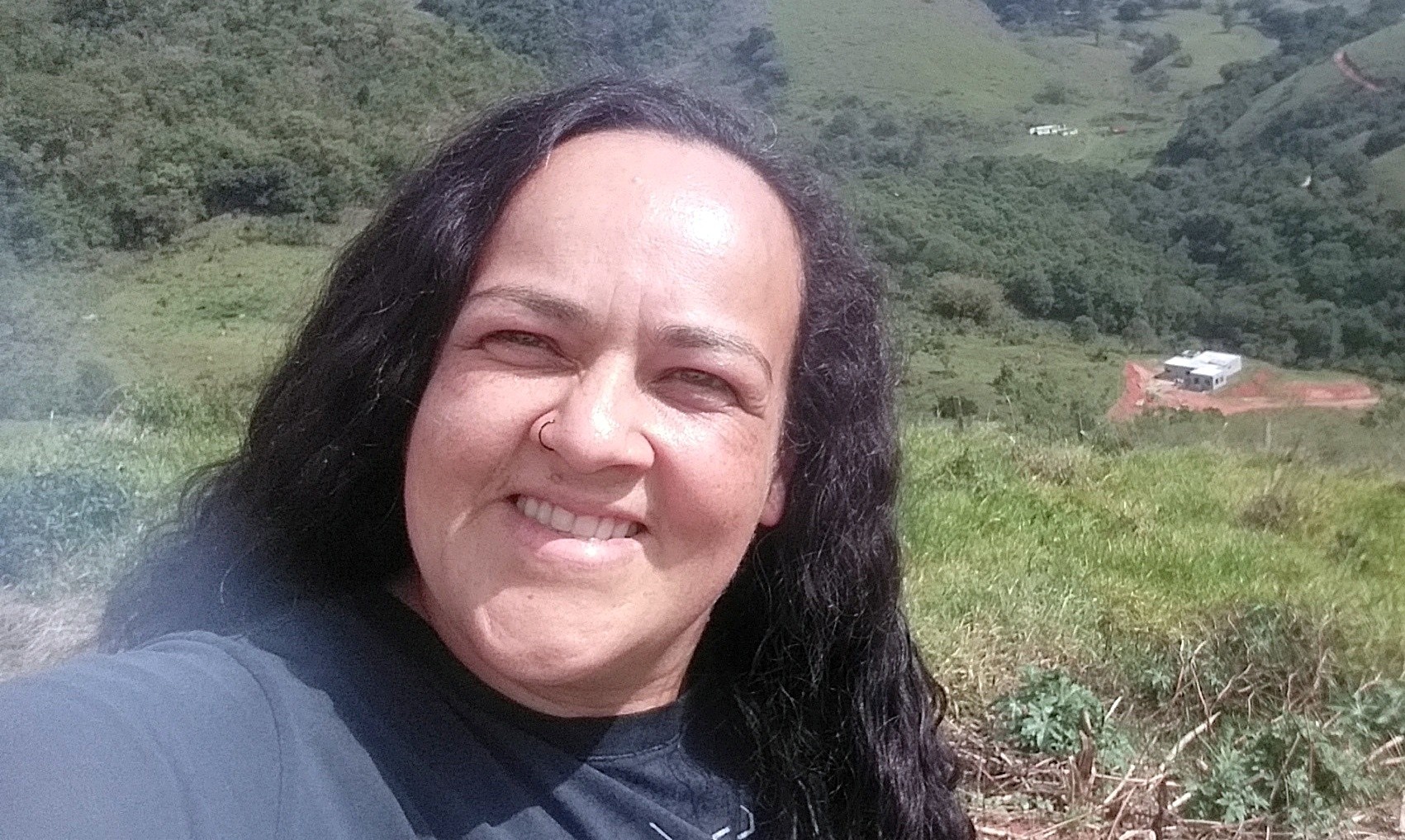 Casal é encontrado morto dentro de casa em Pouso Alegre; polícia suspeita de feminicídio seguido de suicídio 
