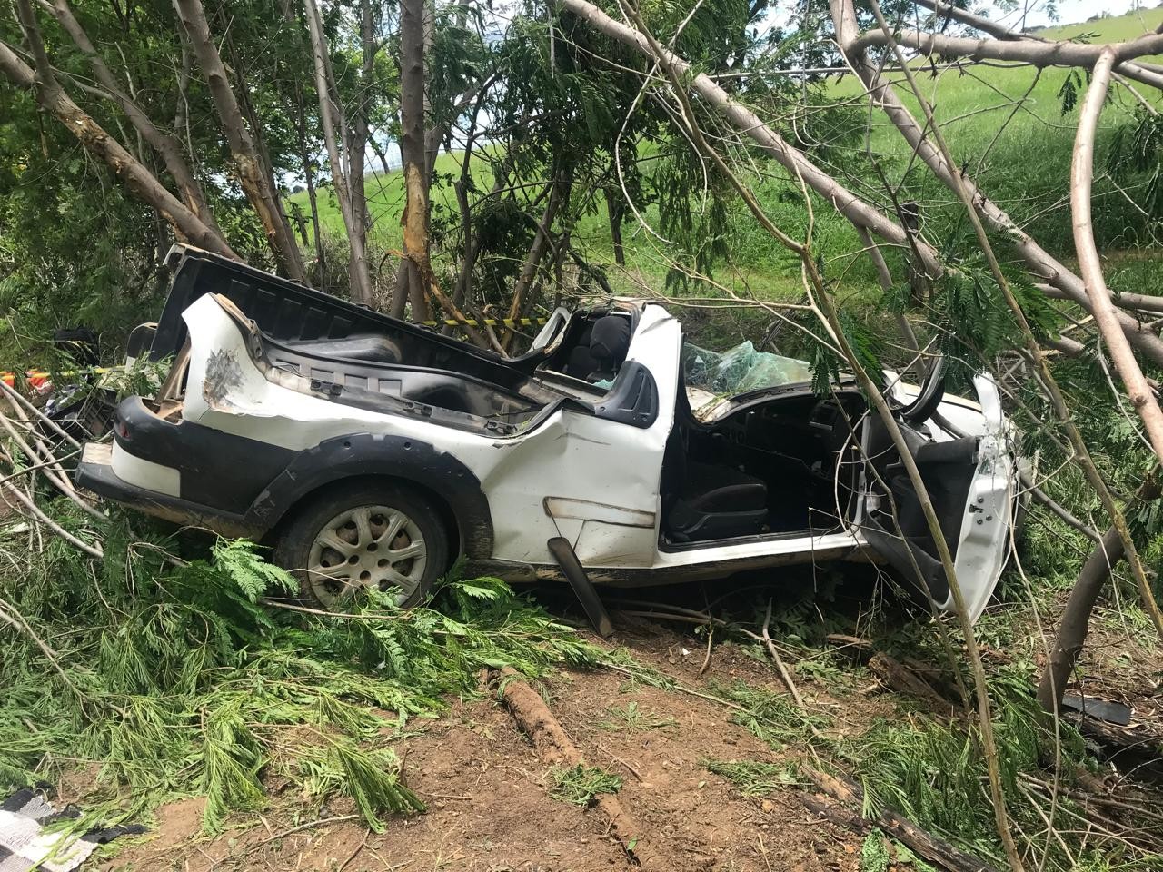 Acidente deixa dois mortos em Jaíba; crianças e gestante ficaram feridos