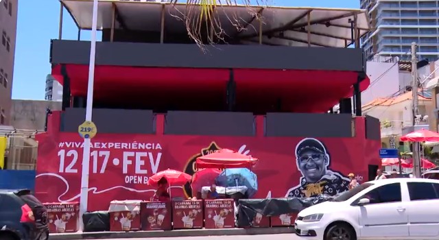 
Camarote do Carnaval de Salvador é interditado pela polícia e vira ponto de pouso e decolagem de drones 