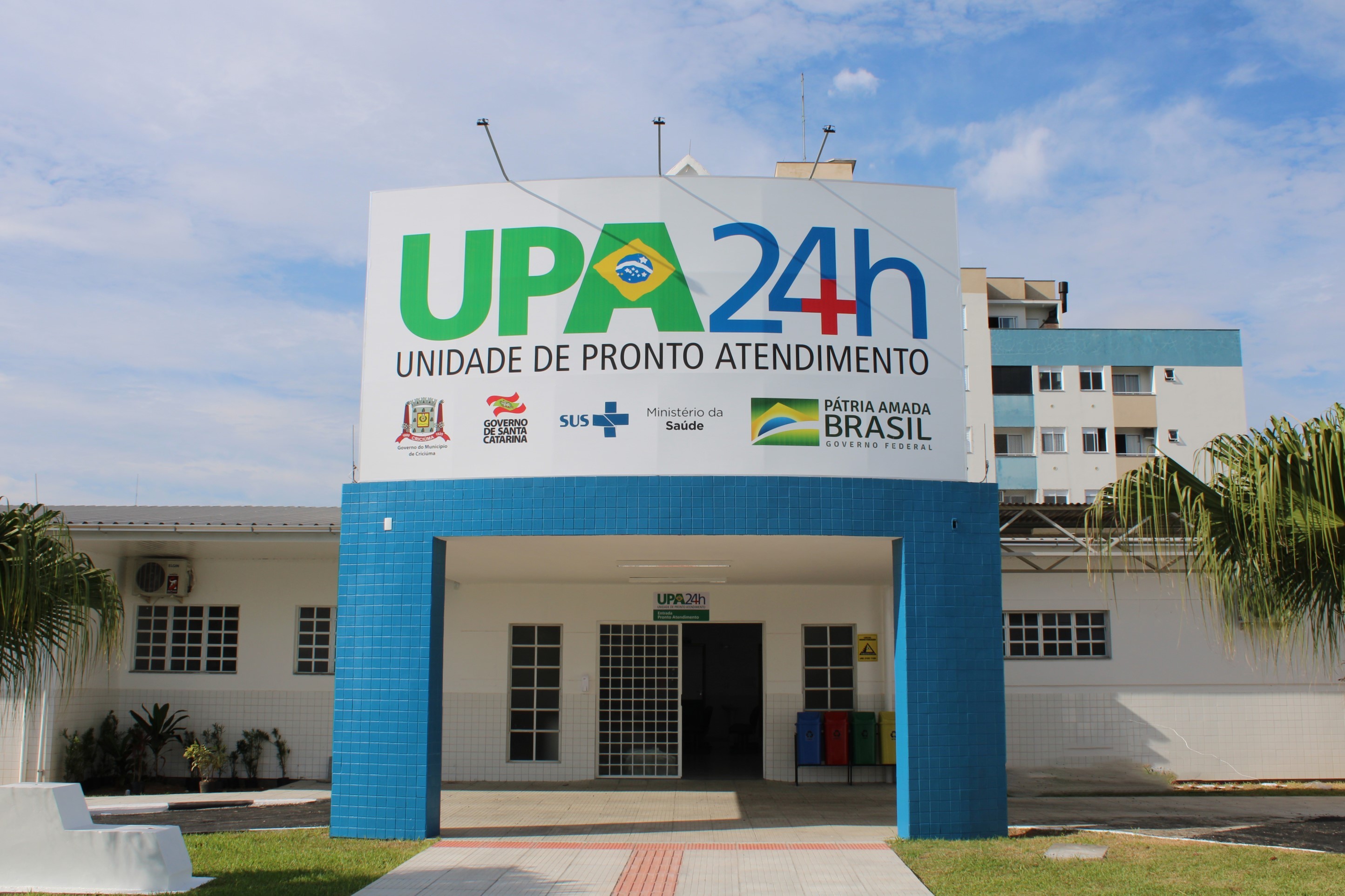 Casal é preso após levar dois bebês mortos a UPA em 1 ano e abandonar outro filho dentro de carro em SC