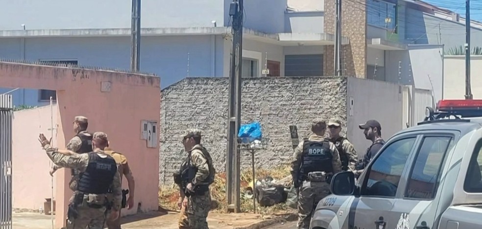 Polícia apreende mais de 20 kg de dinamite em Santo Antônio da Platina; área foi isolada — Foto: Reprodução
