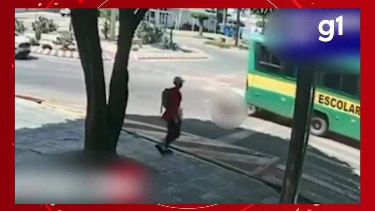Vídeo: adolescente em bicicleta é atropelado por ônibus escolar em MT 