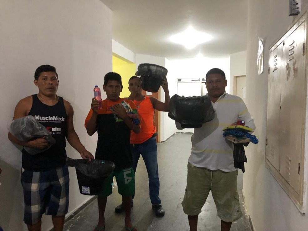Entrega do prédio e materiais de limpeza aos warao no Centro de João pessoa. — Foto: Ação Social Arquidiocesana