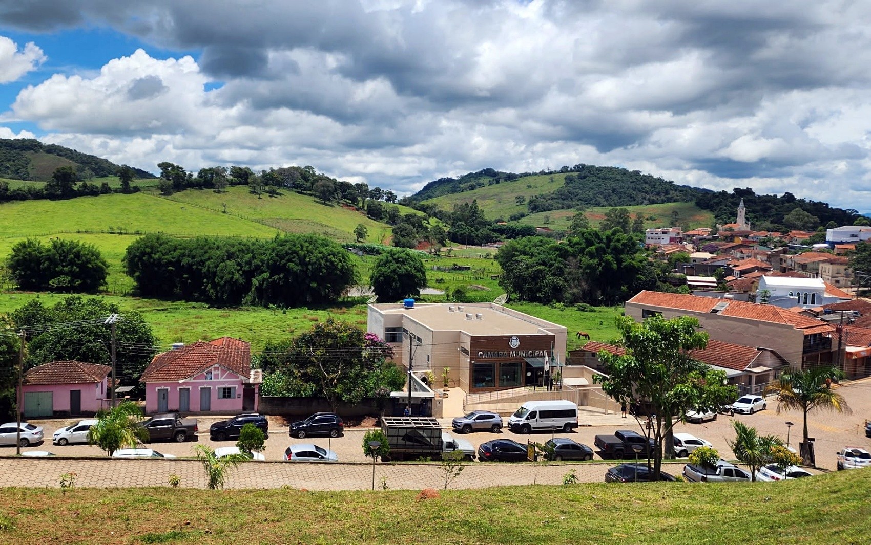 MP pede novo concurso público e fim de contratos temporários em prefeitura do Sul de Minas