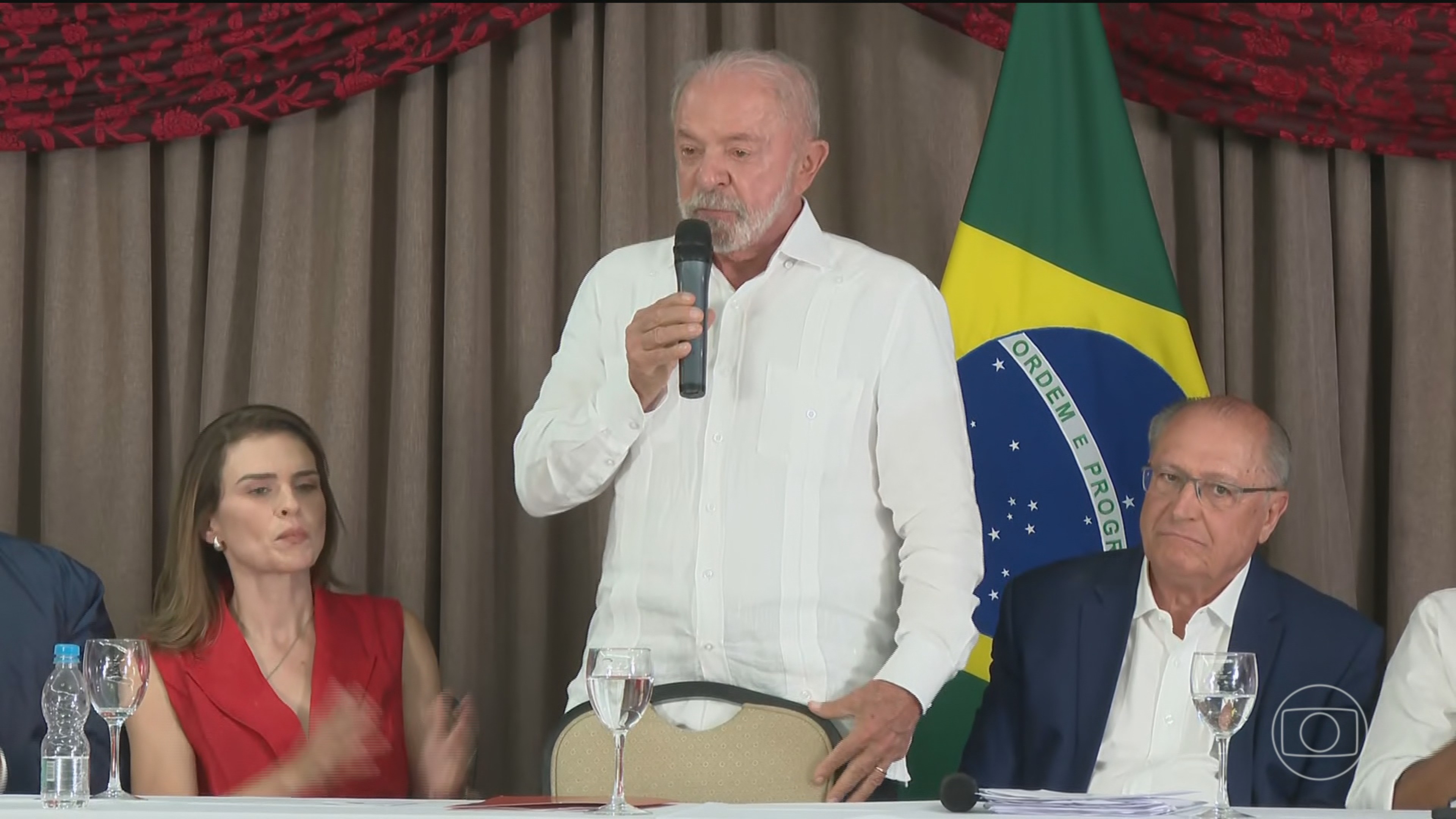 Presidente Lula, que concorre à reeleição pelo PT, discute estratégias da campanha no segundo turno em Brasília