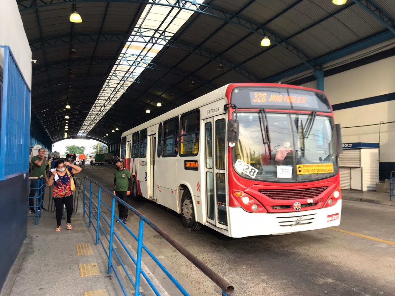 Justiça suspende por até 30 dias processo sobre aumento da tarifa de ônibus em Manaus