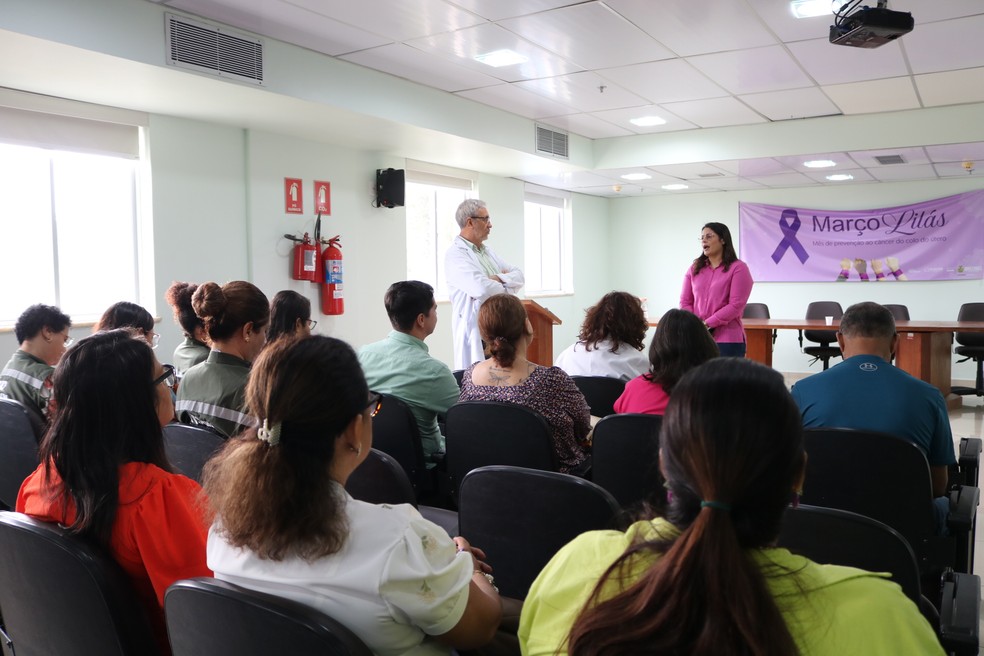 Reunião aconteceu na Fundação Centro de Controle de Oncologia do Estado do Amazonas — Foto: Laís Pompeu/FCecon