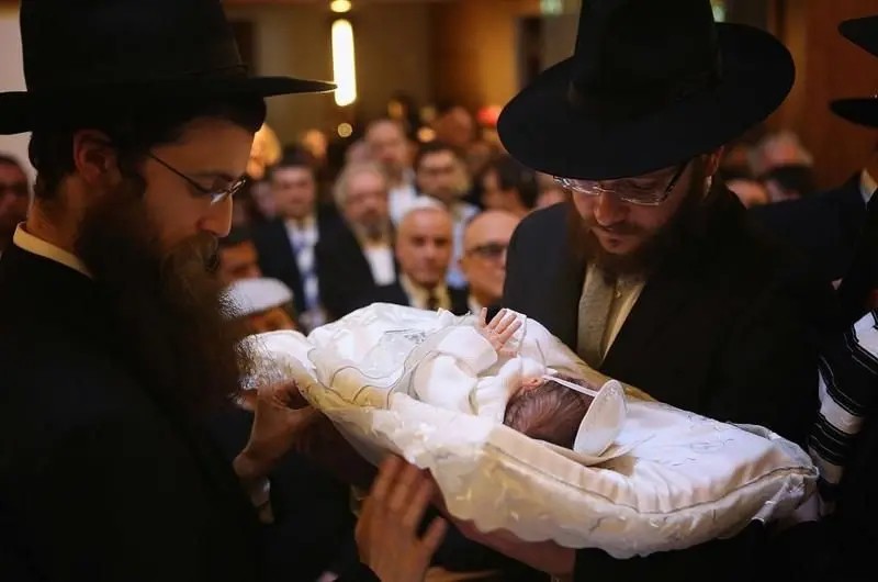 Quando e por que o cristianismo abandonou a circuncisão enquanto o judaísmo, não