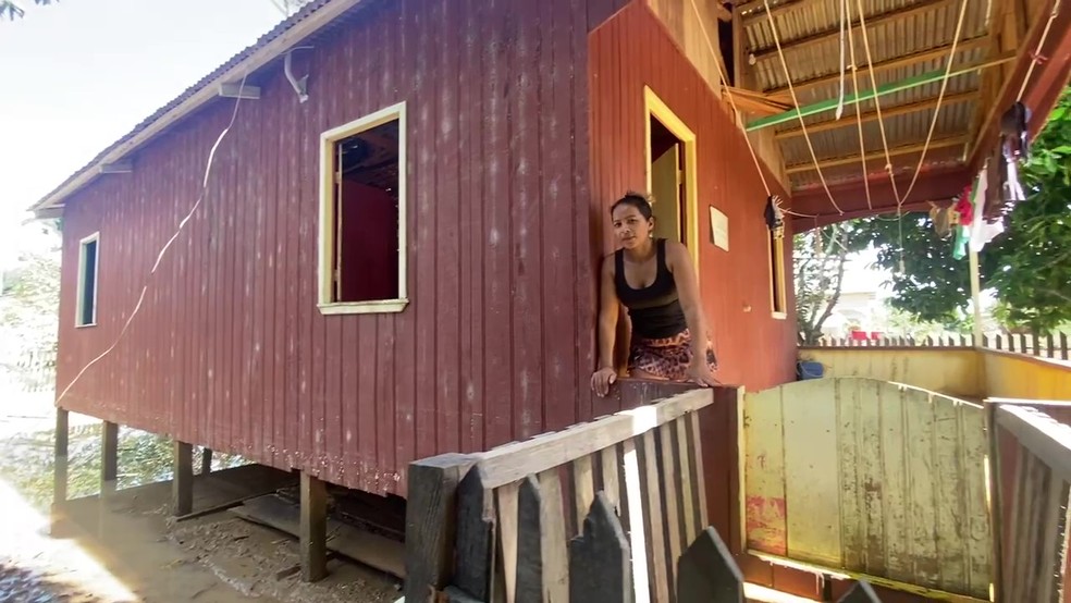 Vilanir Souza já havia saído de casa por conta da primeira enchente — Foto: Kézio Araújo/Reprodução