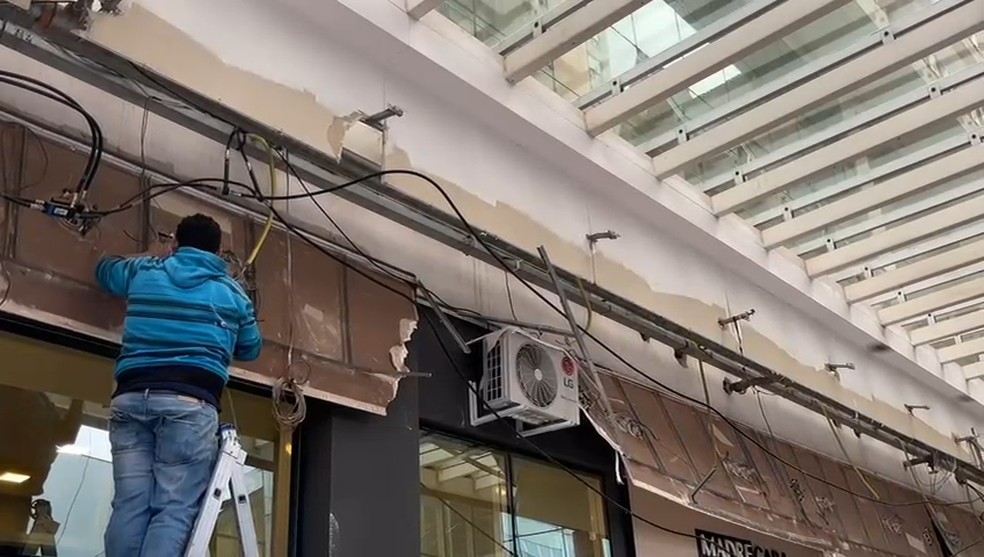 Chuvas fortes causam transtornos em Botucatu (SP) — Foto: Adriano Baracho/ TV Tem