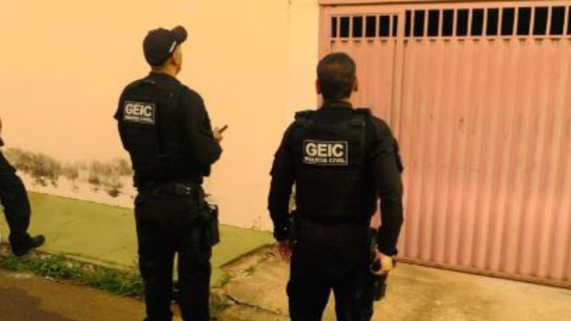 Funcionária desviou quase R$ 1 milhão de empresa ao mudar chaves PIX de fornecedores para amigos e parentes, diz delegado