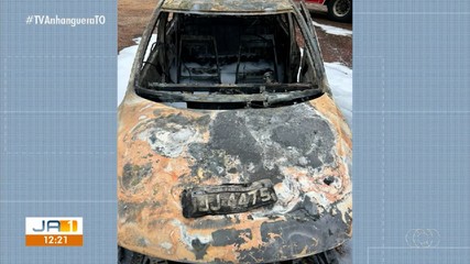Carro fica destruído após pegar fogo na BR-010