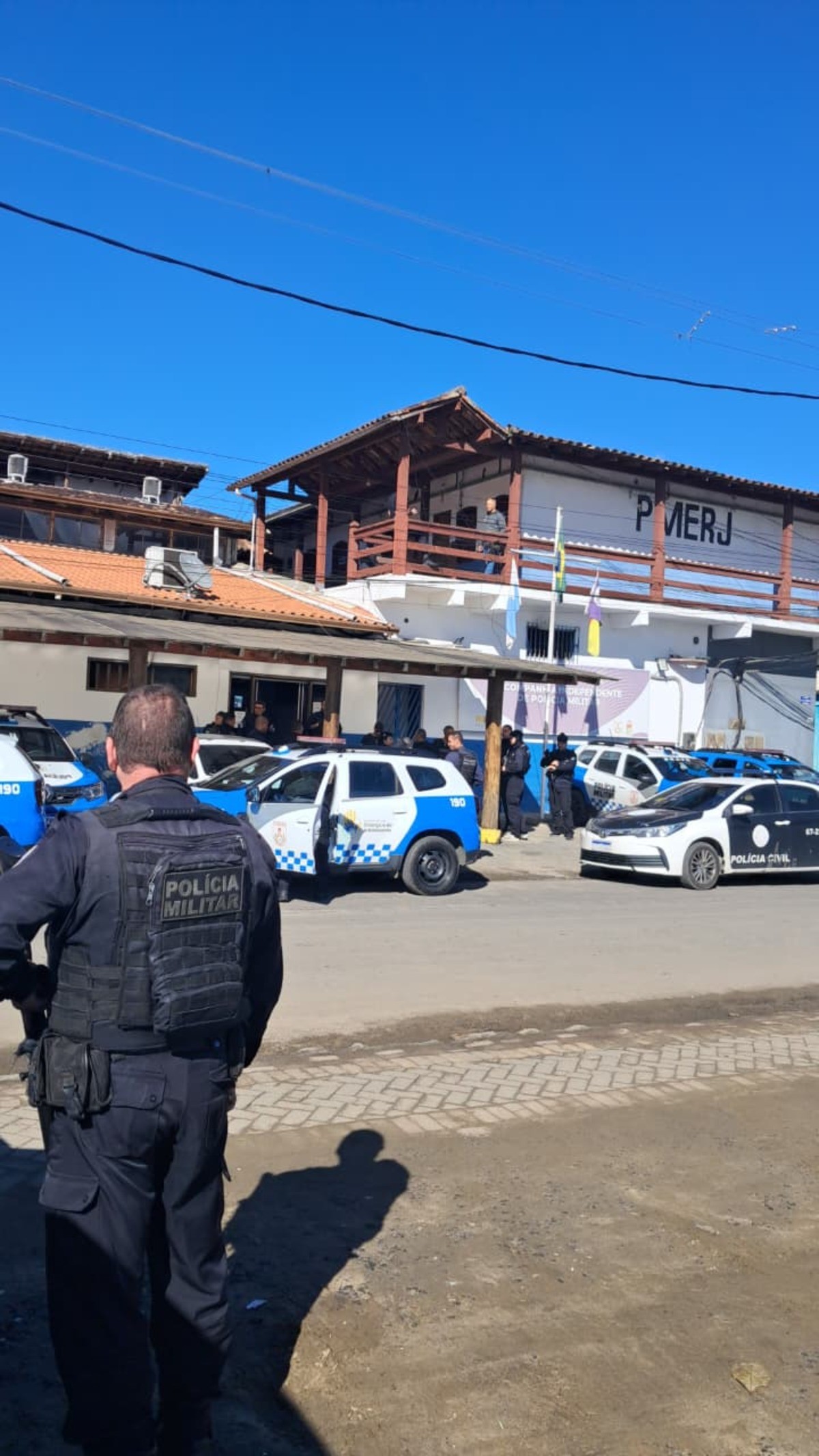 Operação da Polícia Militar captura foragido da Justiça e apreende drogas em Paraty