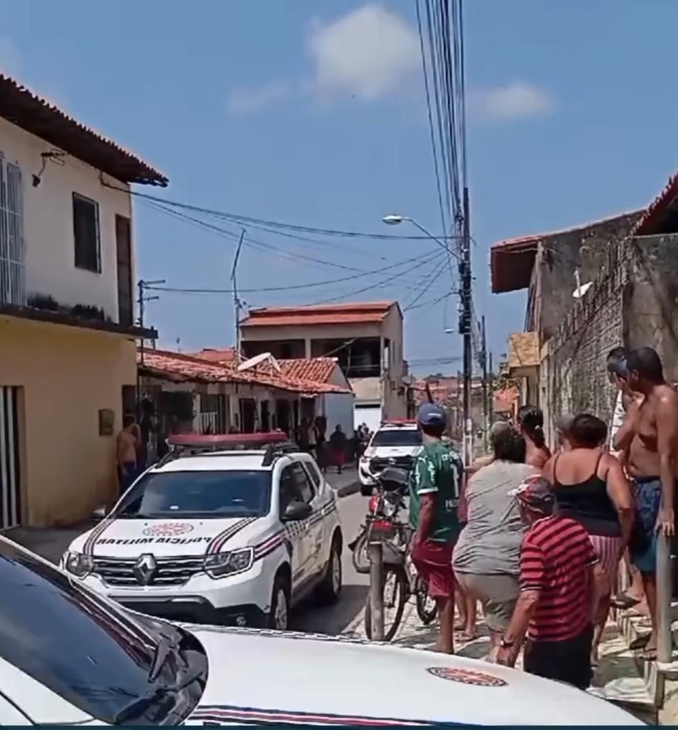 Homem é agredido a pauladas durante confusão de bar em São Luís — Foto: Divulgação