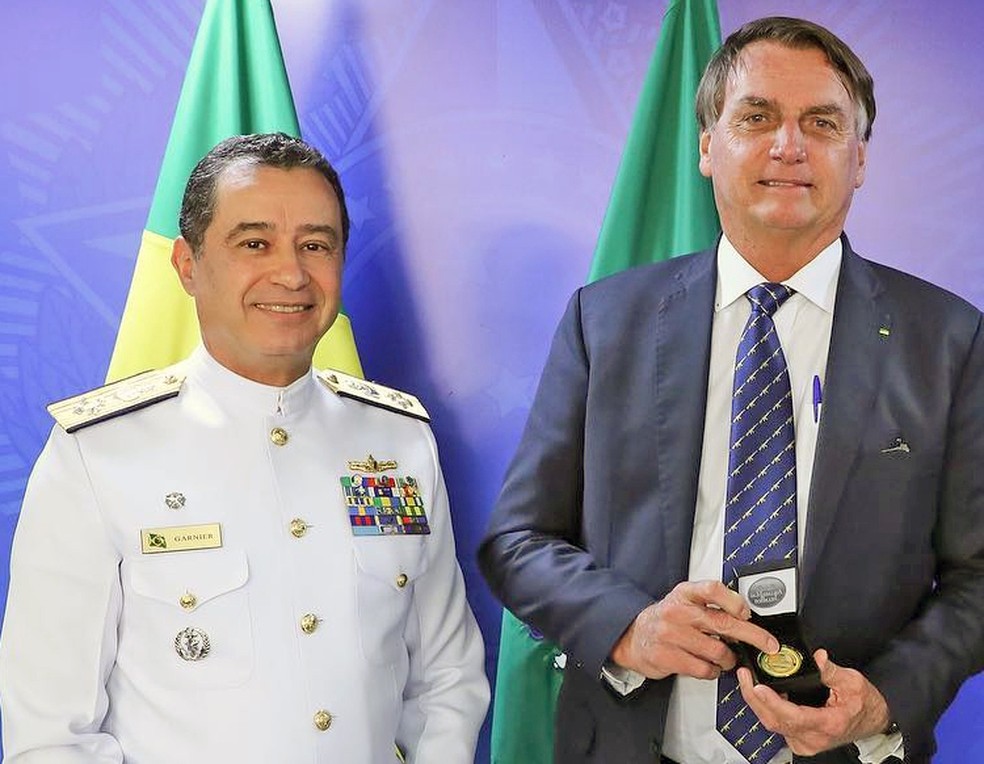 O almirante Almir Garnier Santos foi comandante da Marinha no governo Bolsonaro — Foto: Reprodução