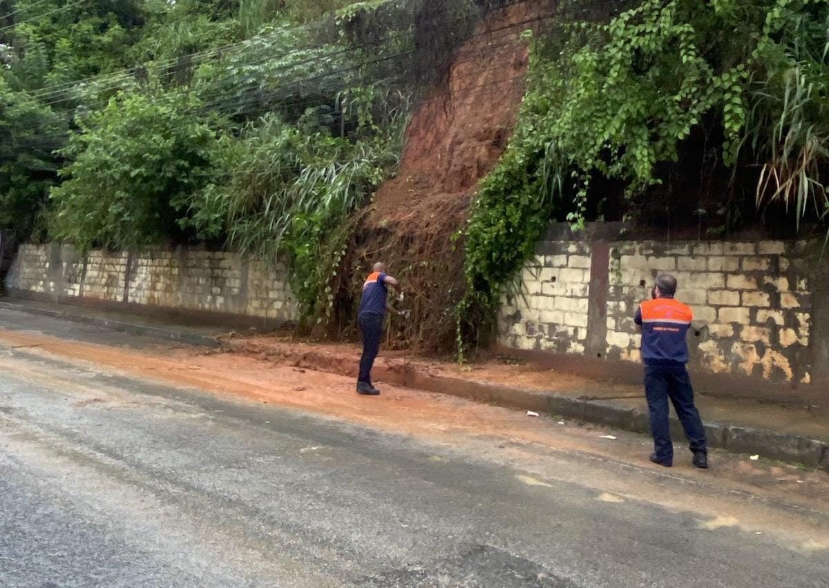 Forte chuva causa transtornos em Barra do Piraí
