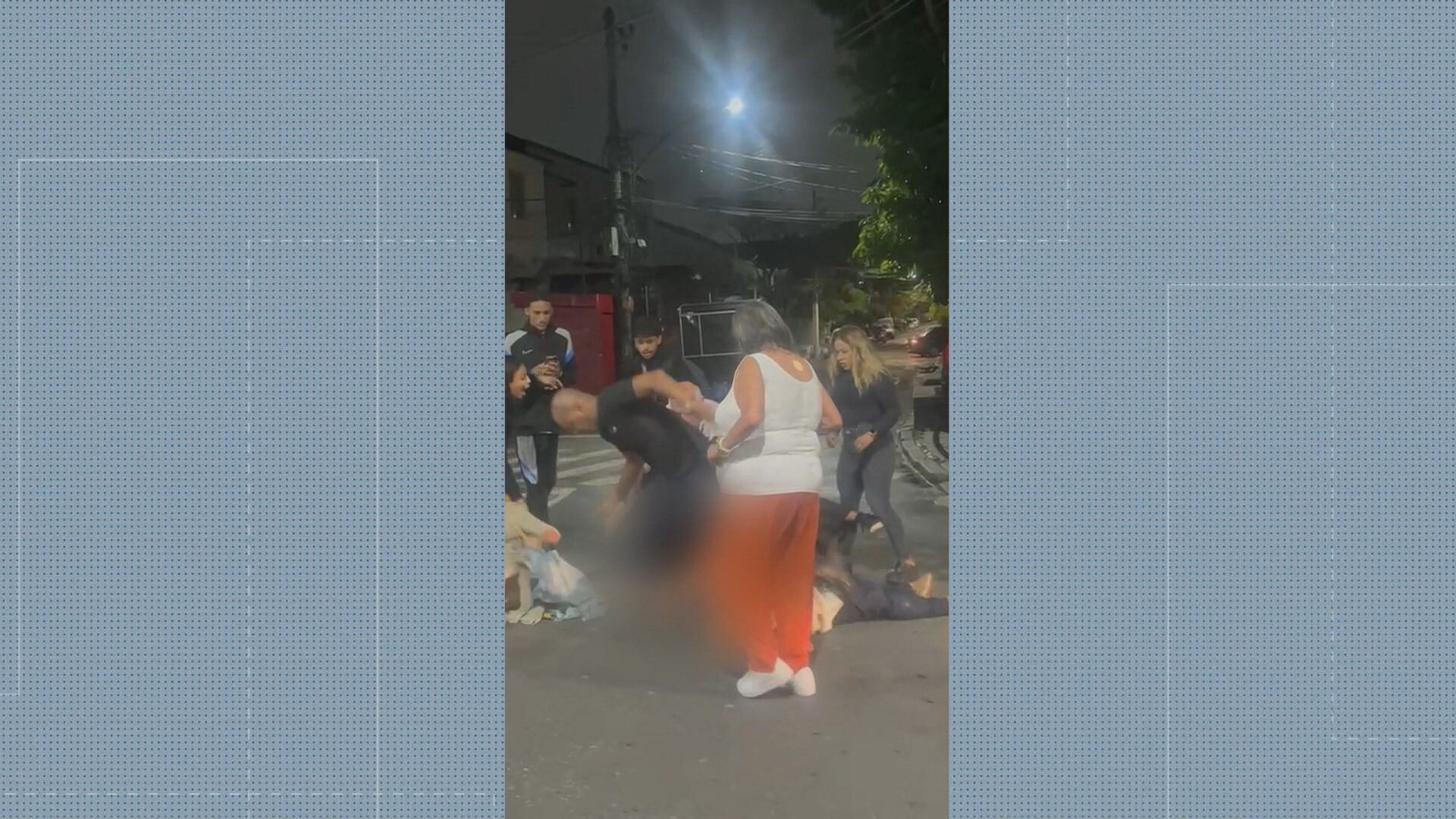 Casal é agredido após reclamação por demora em atendimento e valor da conta em bar no Méier; VÍDEO