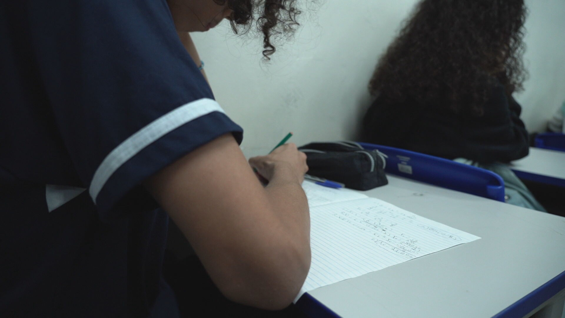 Nova regra no Ensino Médio da rede estadual do RJ permite avanço de série com até 6 matérias reprovadas 