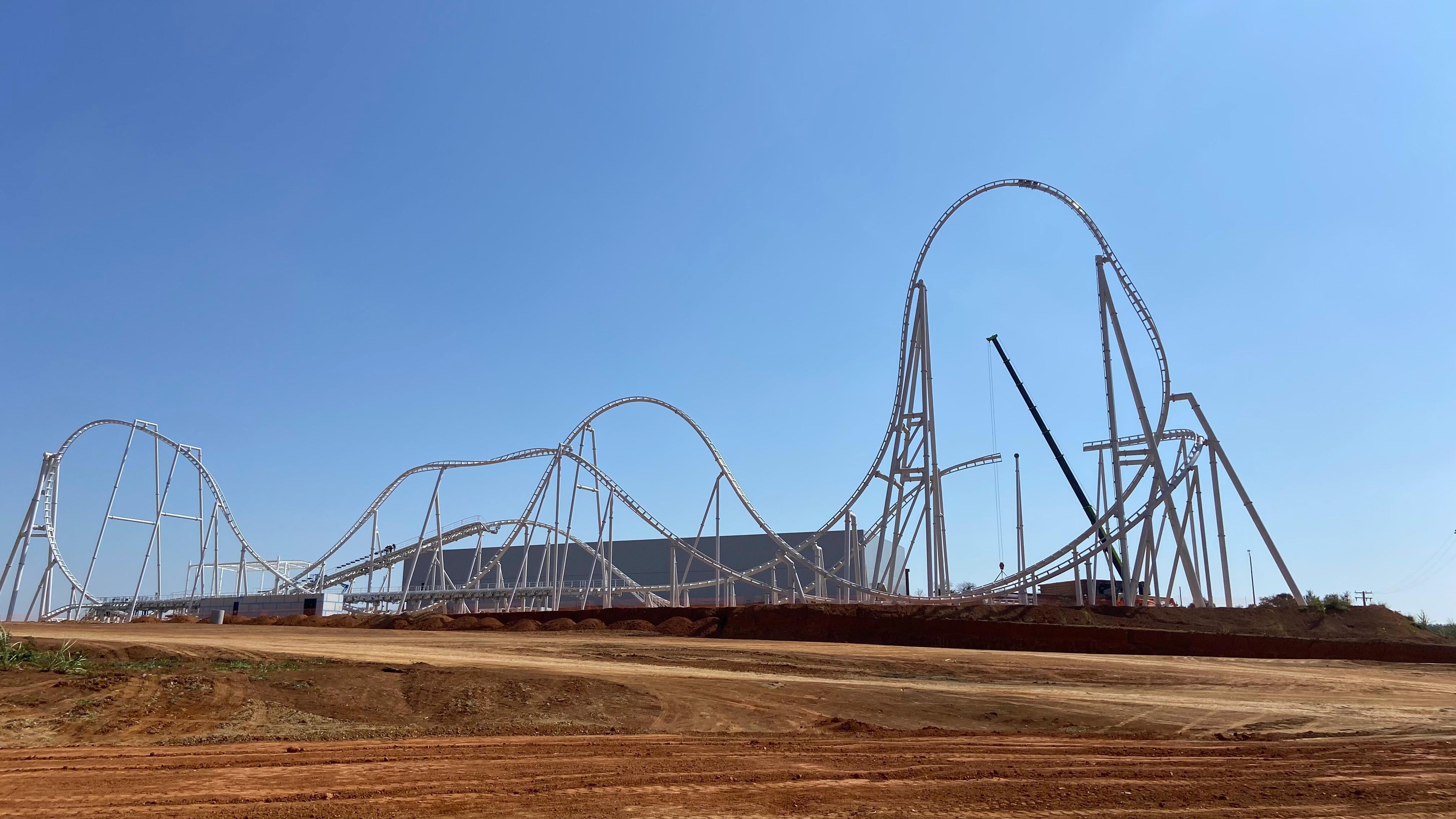 Parque da Cacau Show finaliza obras da montanha-russa; veja fotos e vídeo