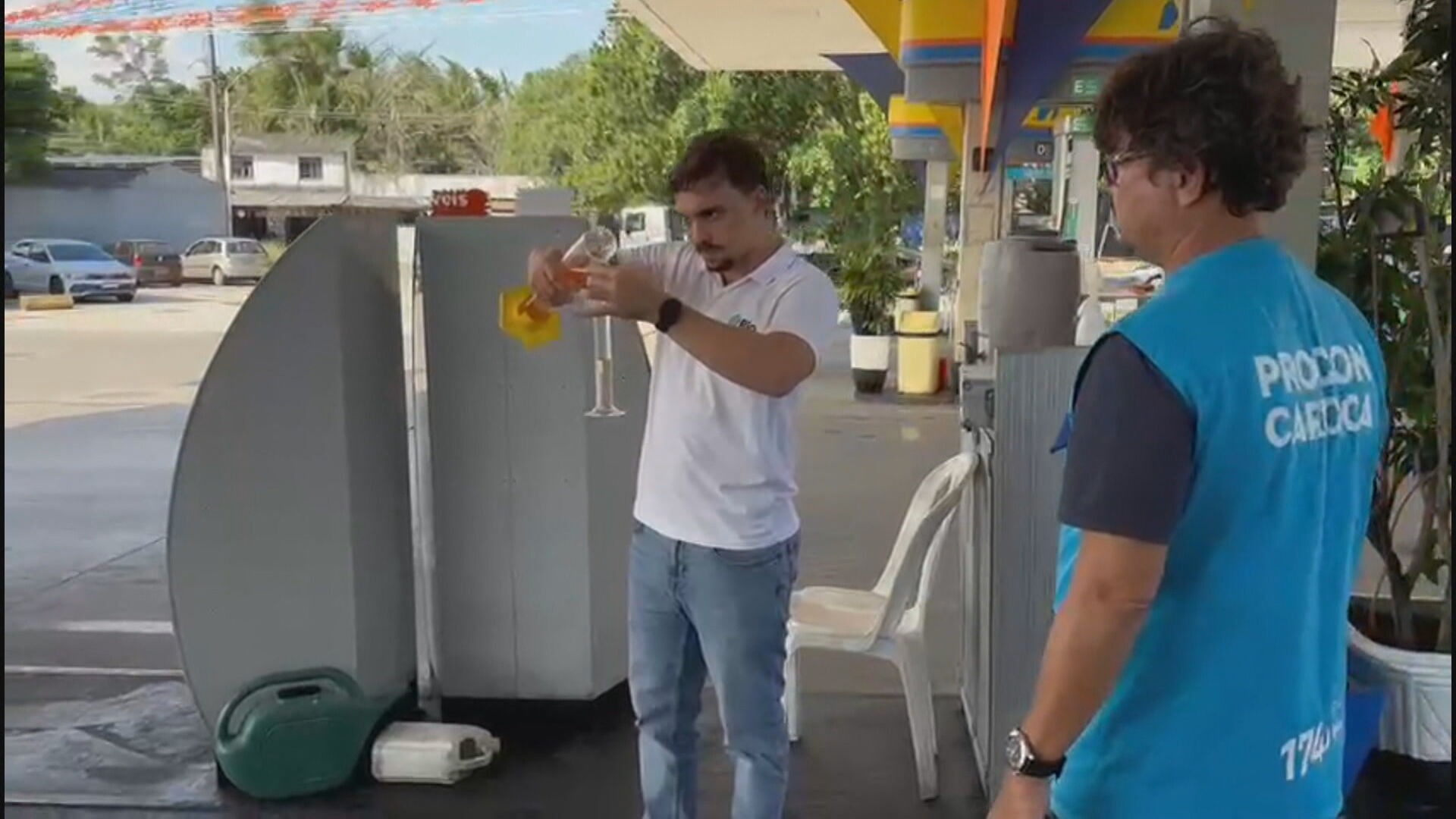 Posto é interditado em Guaratiba por fraude em bomba de combustível