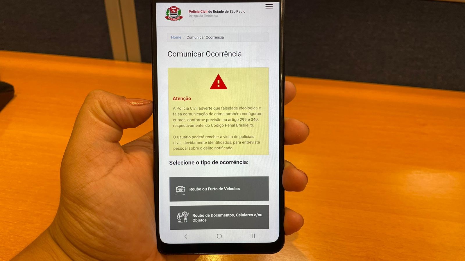 Após prisão por 'revenge porn' no interior de SP, advogada explica o que é o crime e como agir se for vítima 