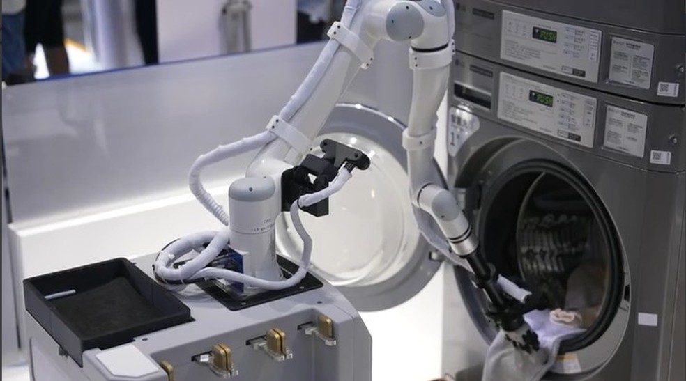 Novidades tecnológicas, robôs que impressionam o público na maior feira de inteligência artificial do mundo, em Xangai. — Foto: Reprodução/TV Globo