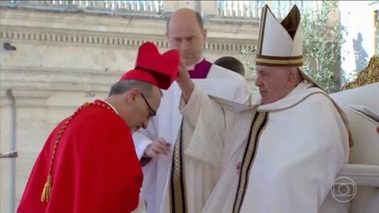 Papa Francisco dá posse a 21 novos cardeais  - Programa: Jornal Nacional 