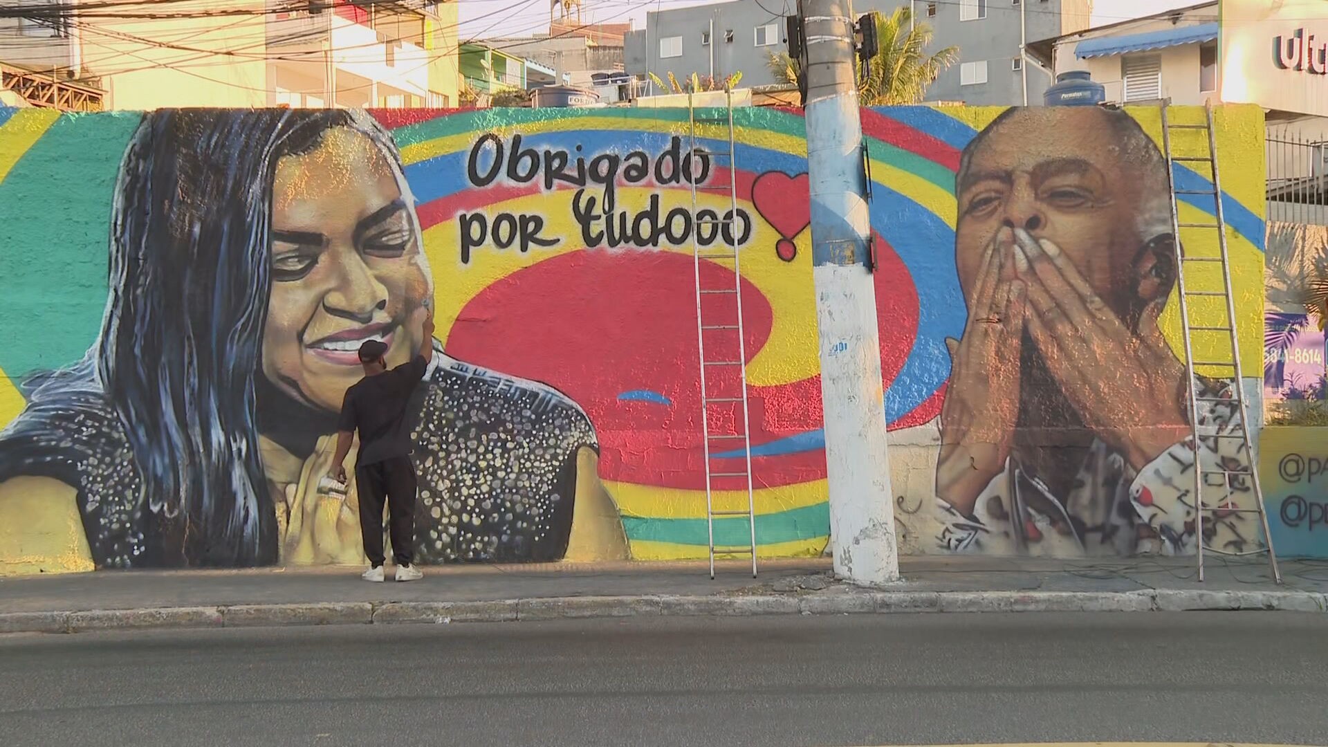 Artistas plásticos fazem mural em homenagem a Preta Gil em rua da Zona Sul de SP