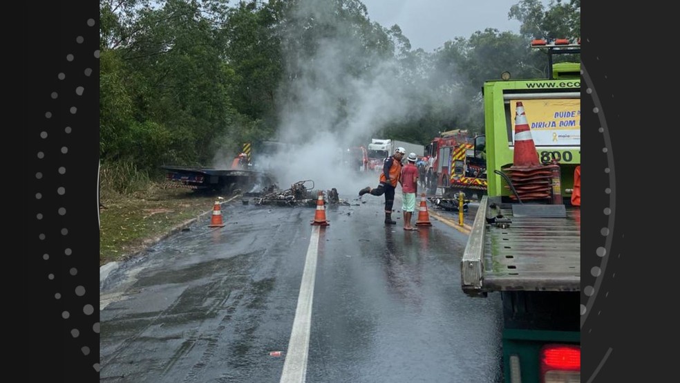 Um morto e sete feridos em acidente envolvendo caminhão e cinco motos em Aracruz, Espírito Santo — Foto: Redes sociais