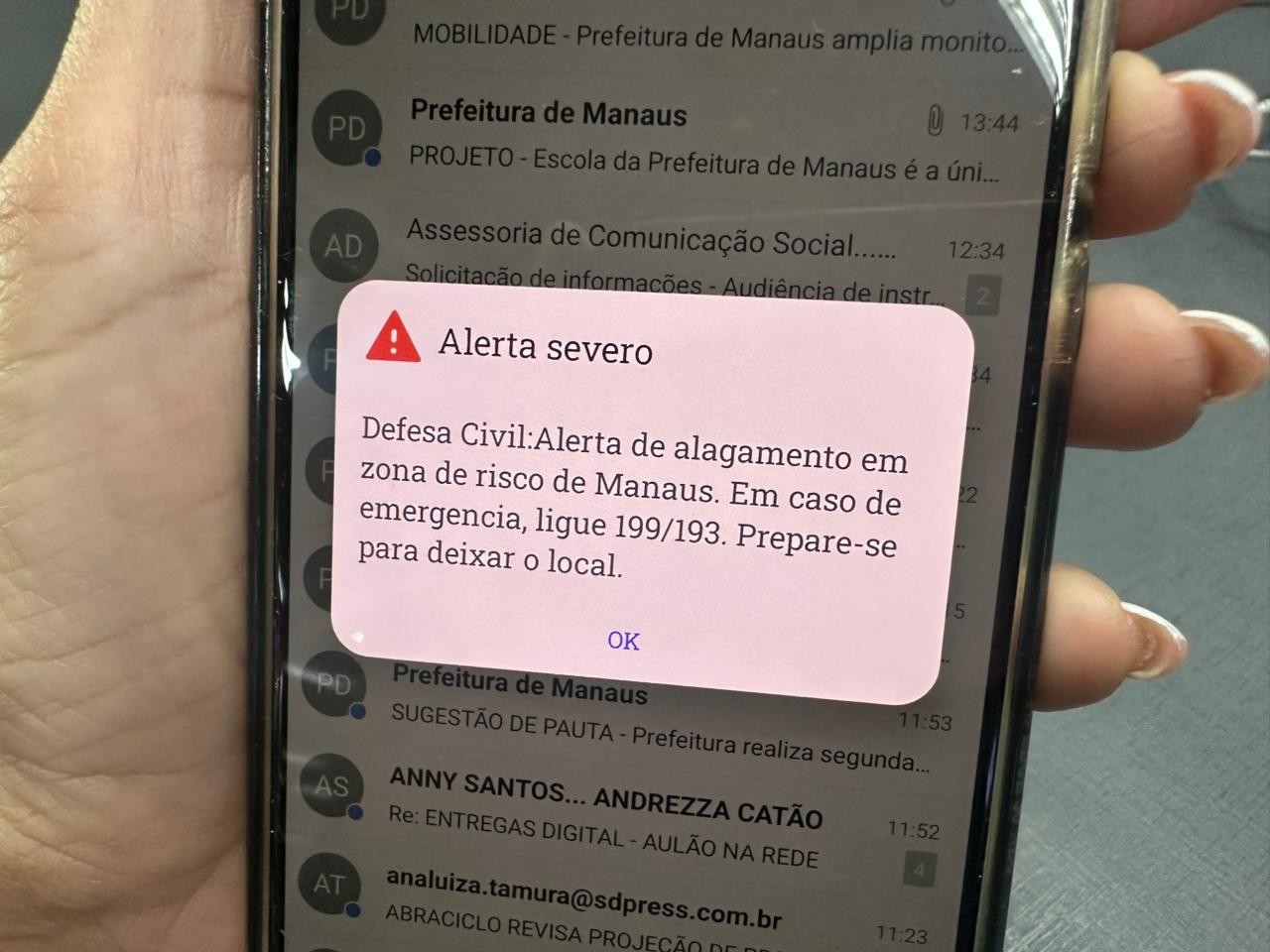 Forte chuva causa alagamentos em pontos de Manaus; Defesa Civil emite alerta