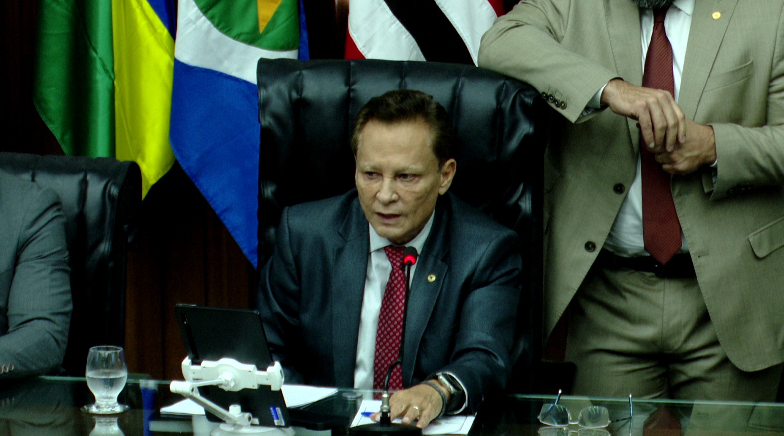 Eleições indiretas no AM: votação para 'governador tampão' deve ocorrer em 4 de maio, diz presidente em exercício da Assembleia