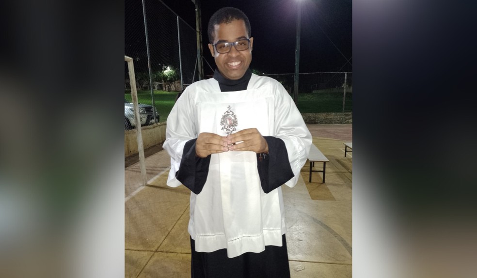 Jovem de Dracena escreve carta à mão para o Papa Leão XIV e recebe resposta do Vaticano — Foto: Felipe Fernandes/Arquivo pessoal