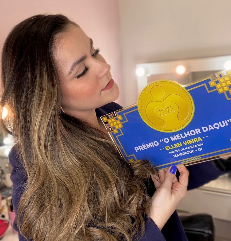 Ellen ganhou o 1° lugar do prêmio 'Melhor Serviço de Maquiagem' de Mairinque (SP) — Foto: Arquivo Pessoal
