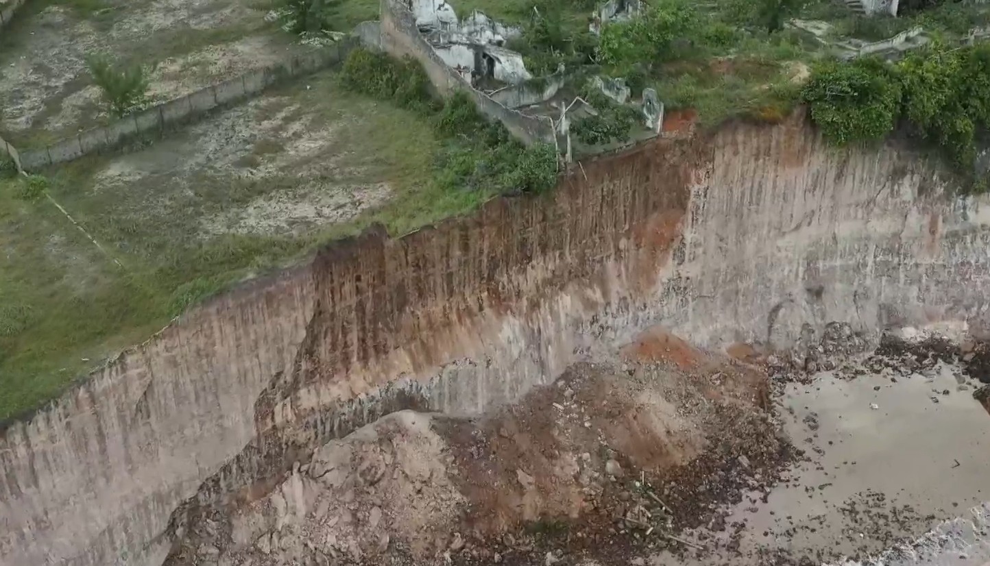 Vistoria aponta risco de novos desmoronamentos em falésias de Tabatinga