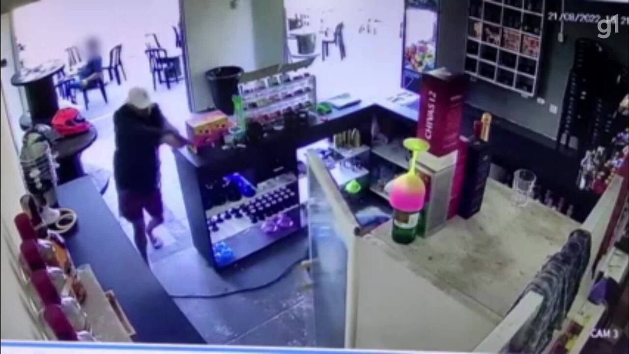 Câmeras registram momento em que homem atira e mata dono de tabacaria ...