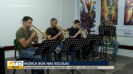 Orquestra ensaia espetáculo com músicas clássicas para estudantes